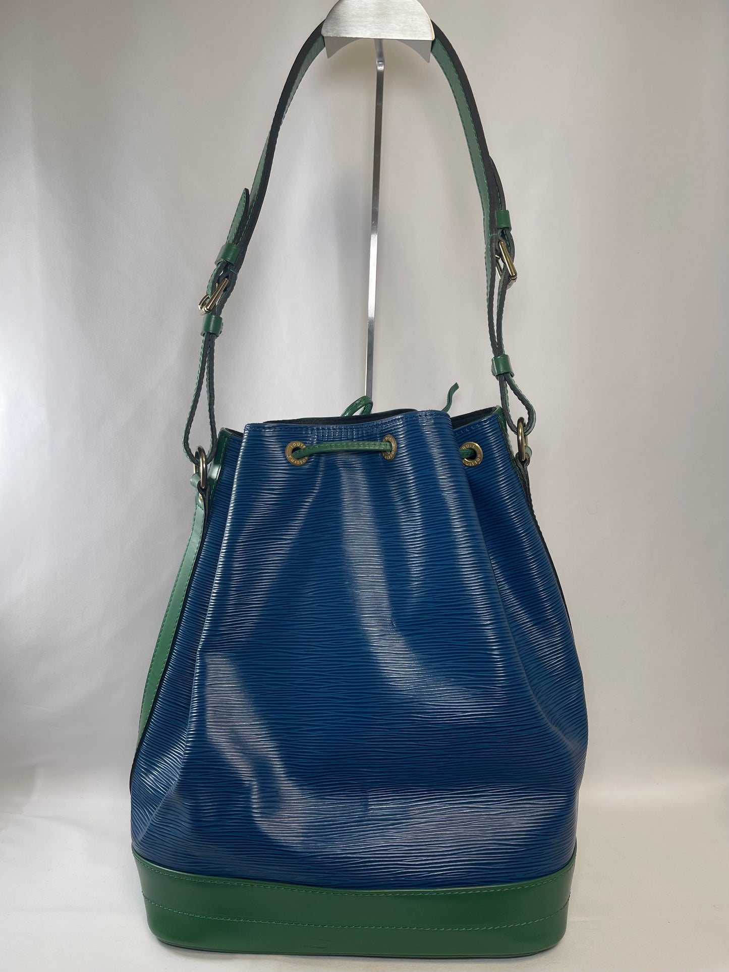 B0010 Louis Vuitton ルイ・ヴィトン ノエ エピ AR1913 レザー トートバッグ Hand bag