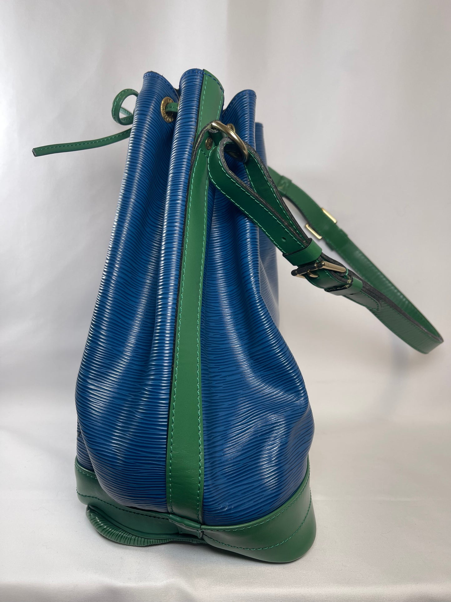 B0010 Louis Vuitton ルイ・ヴィトン ノエ エピ AR1913 レザー トートバッグ Hand bag