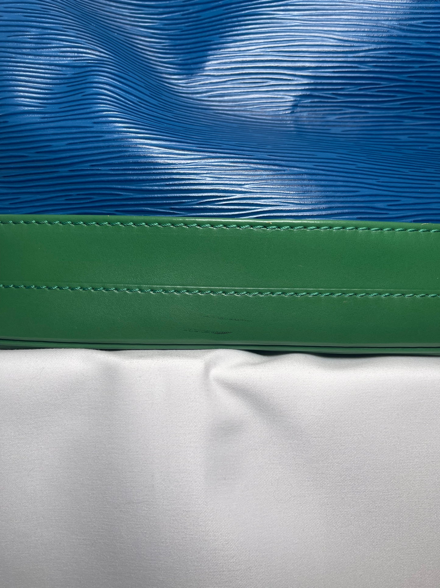 B0010 Louis Vuitton ルイ・ヴィトン ノエ エピ AR1913 レザー トートバッグ Hand bag