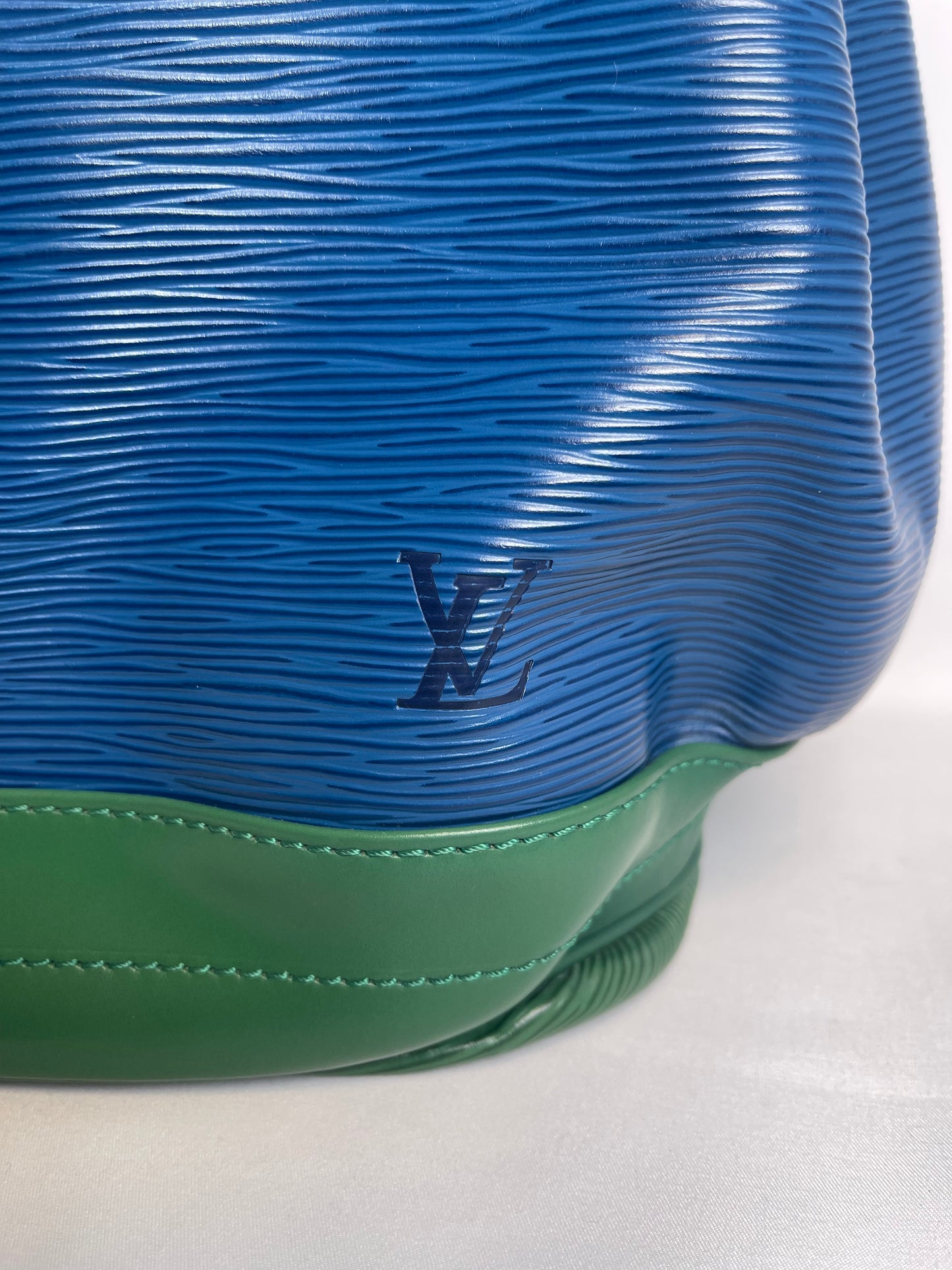 B0010 Louis Vuitton ルイ・ヴィトン ノエ エピ AR1913 レザー トートバッグ Hand bag