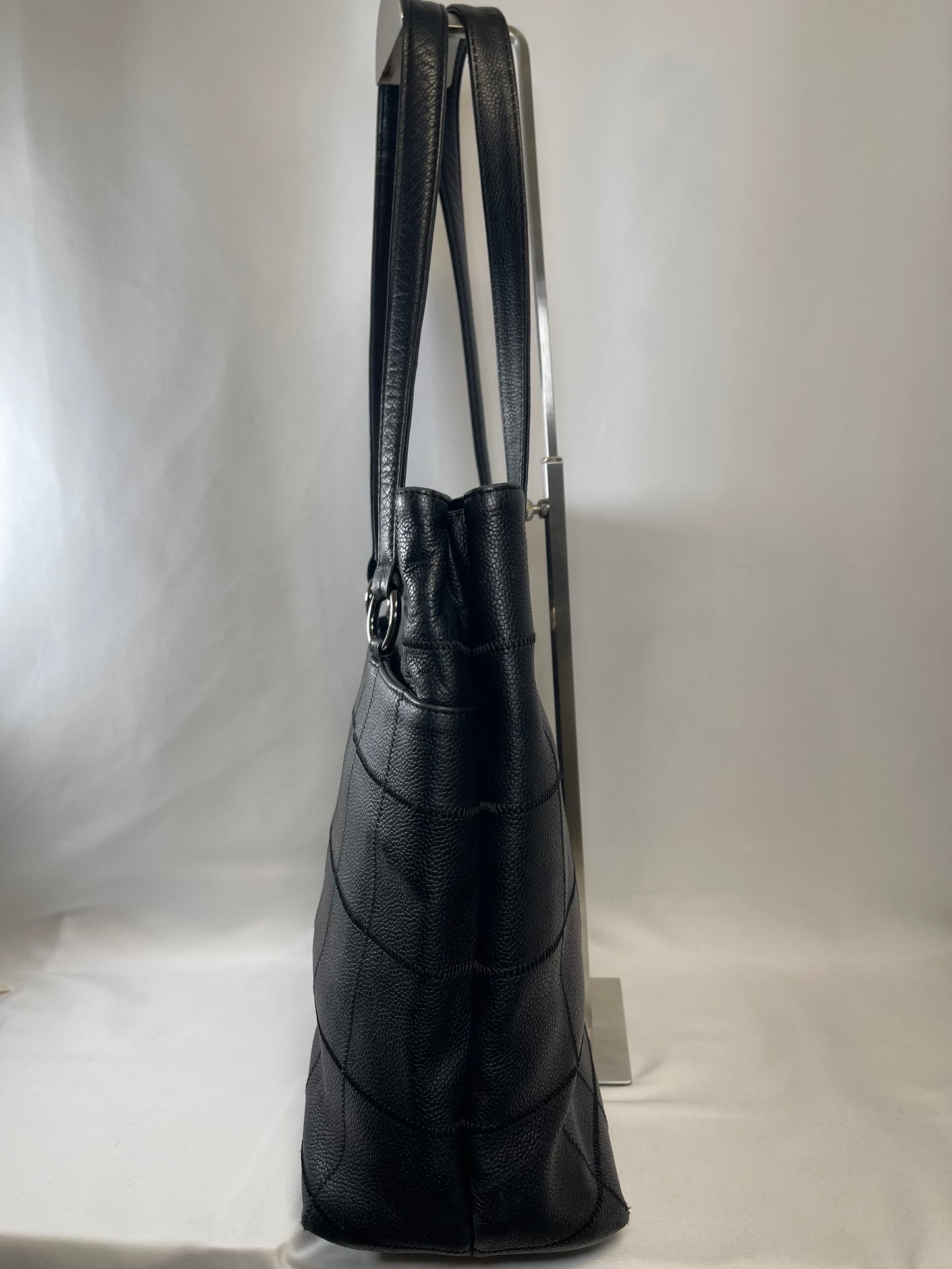 B0009 CHANEL シャネル トートバッグ 9714598 底鋲取れ シール有