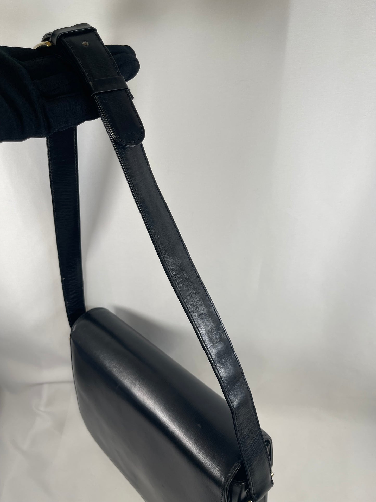 B0016 セリーヌ Celine ショルダーバッグ ブラック レザー