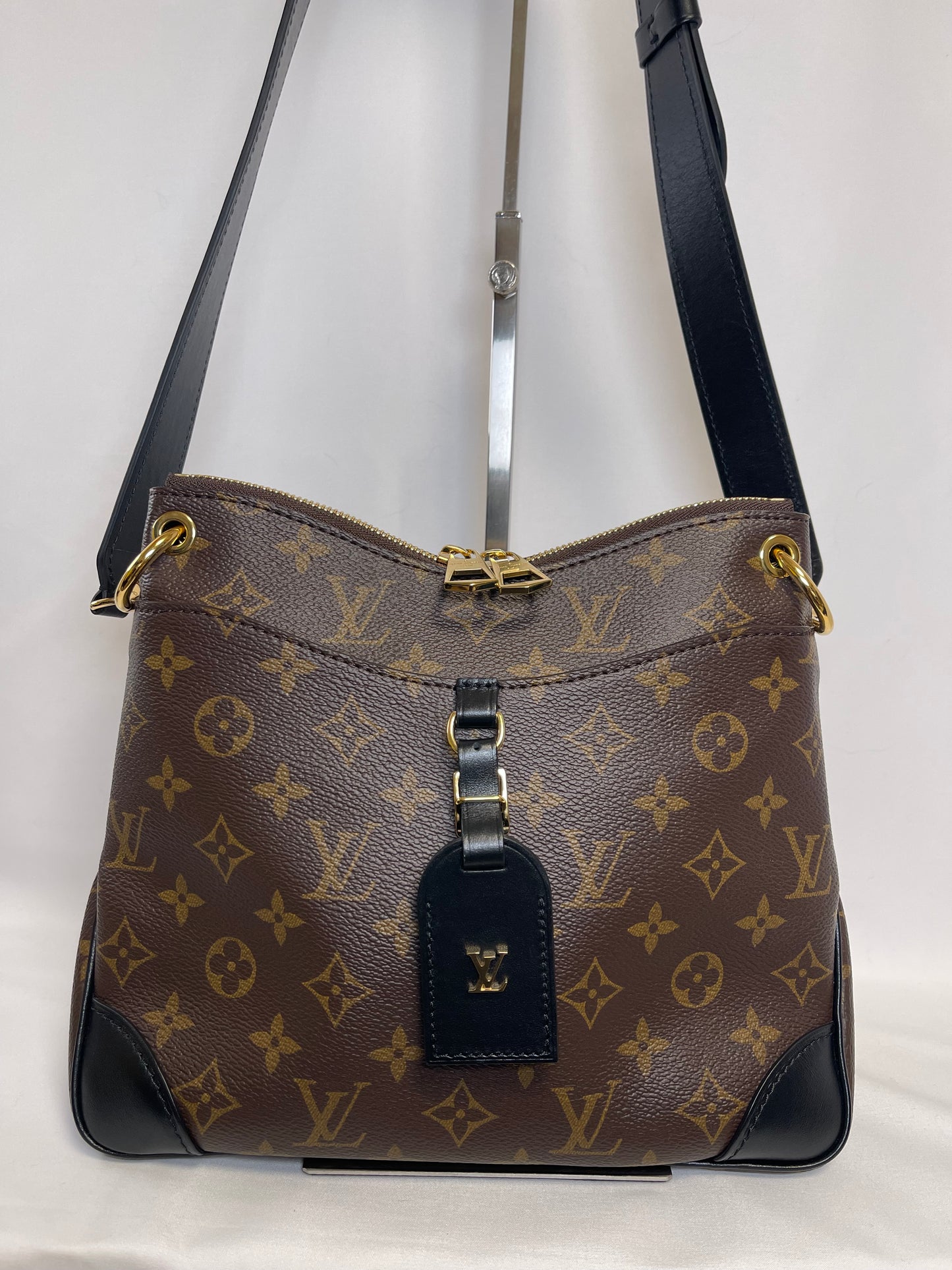 B0004 LOUIS VUITTON ルイ・ヴィトン　オデオンPM ショルダーバッグ