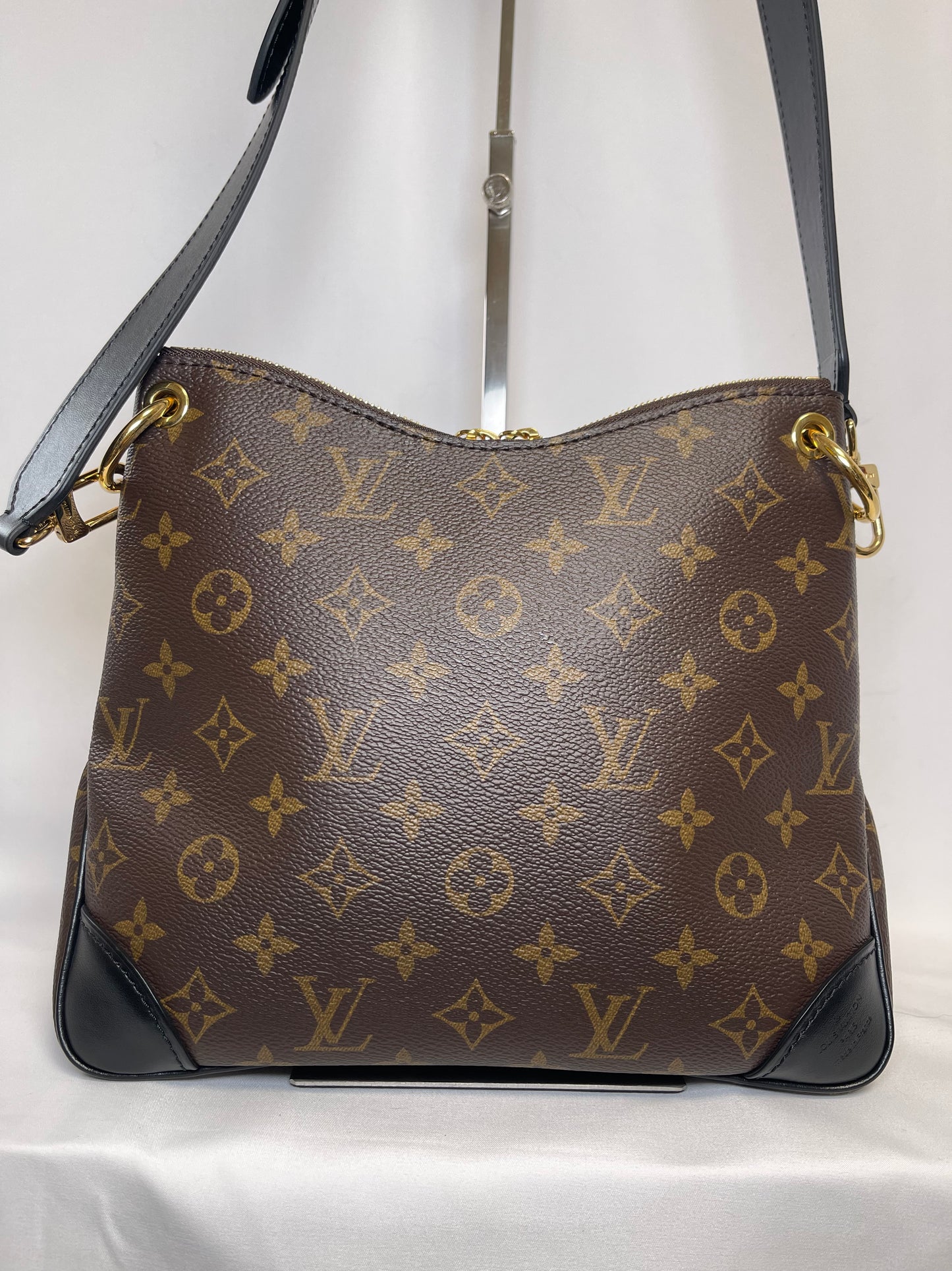 B0004 LOUIS VUITTON ルイ・ヴィトン　オデオンPM ショルダーバッグ