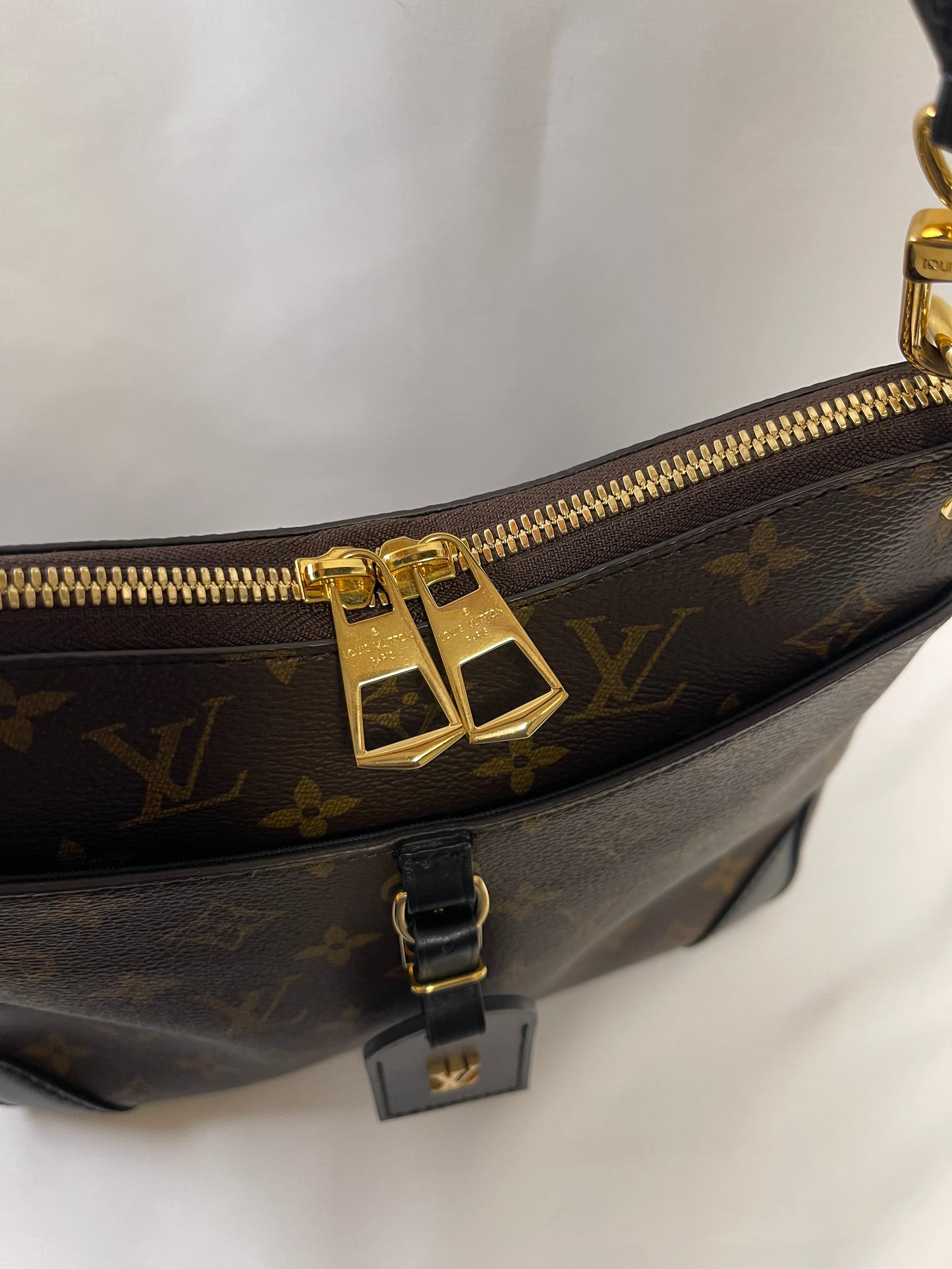 B0004 LOUIS VUITTON ルイ・ヴィトン　オデオンPM ショルダーバッグ