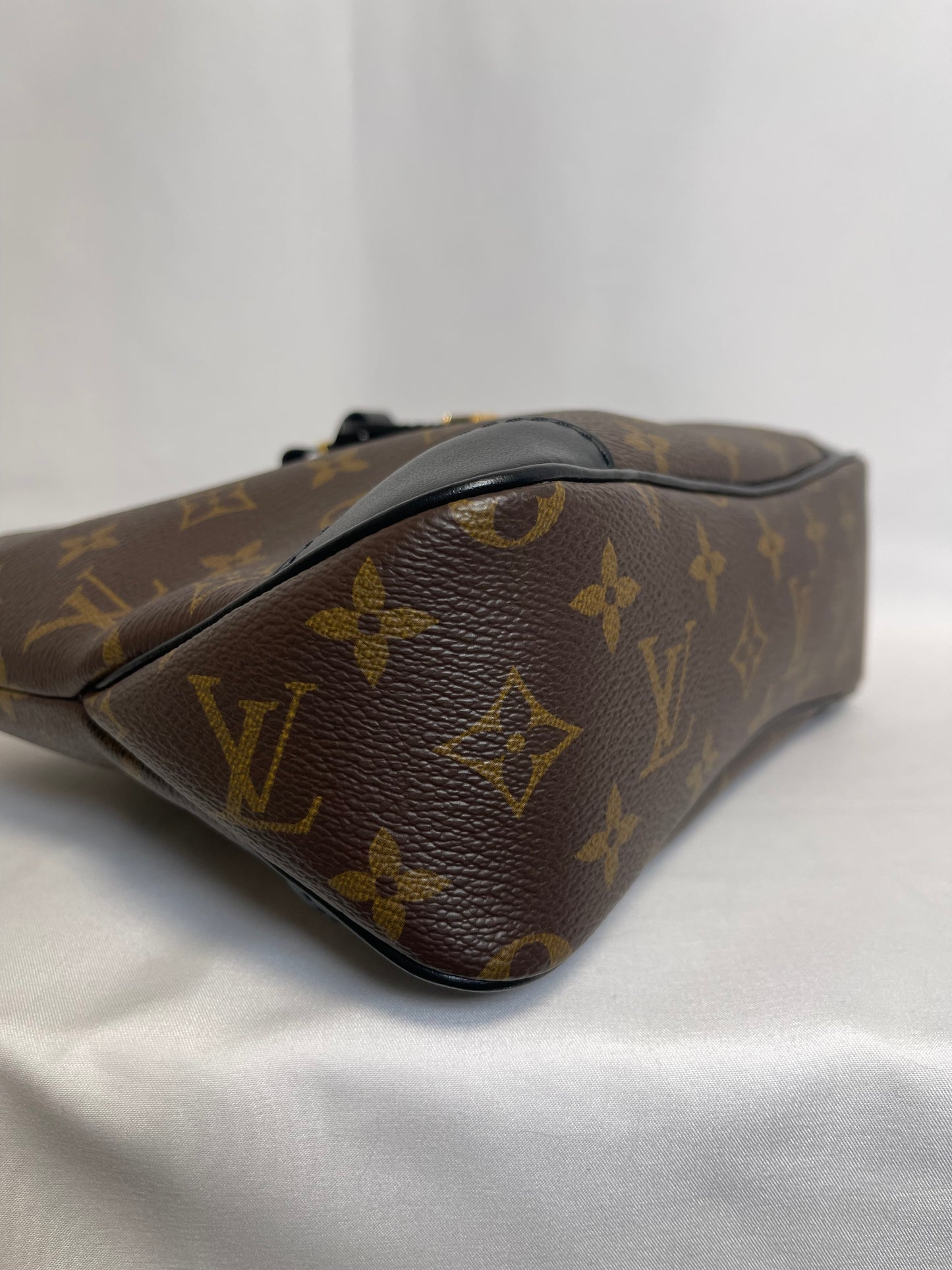 B0004 LOUIS VUITTON ルイ・ヴィトン　オデオンPM ショルダーバッグ