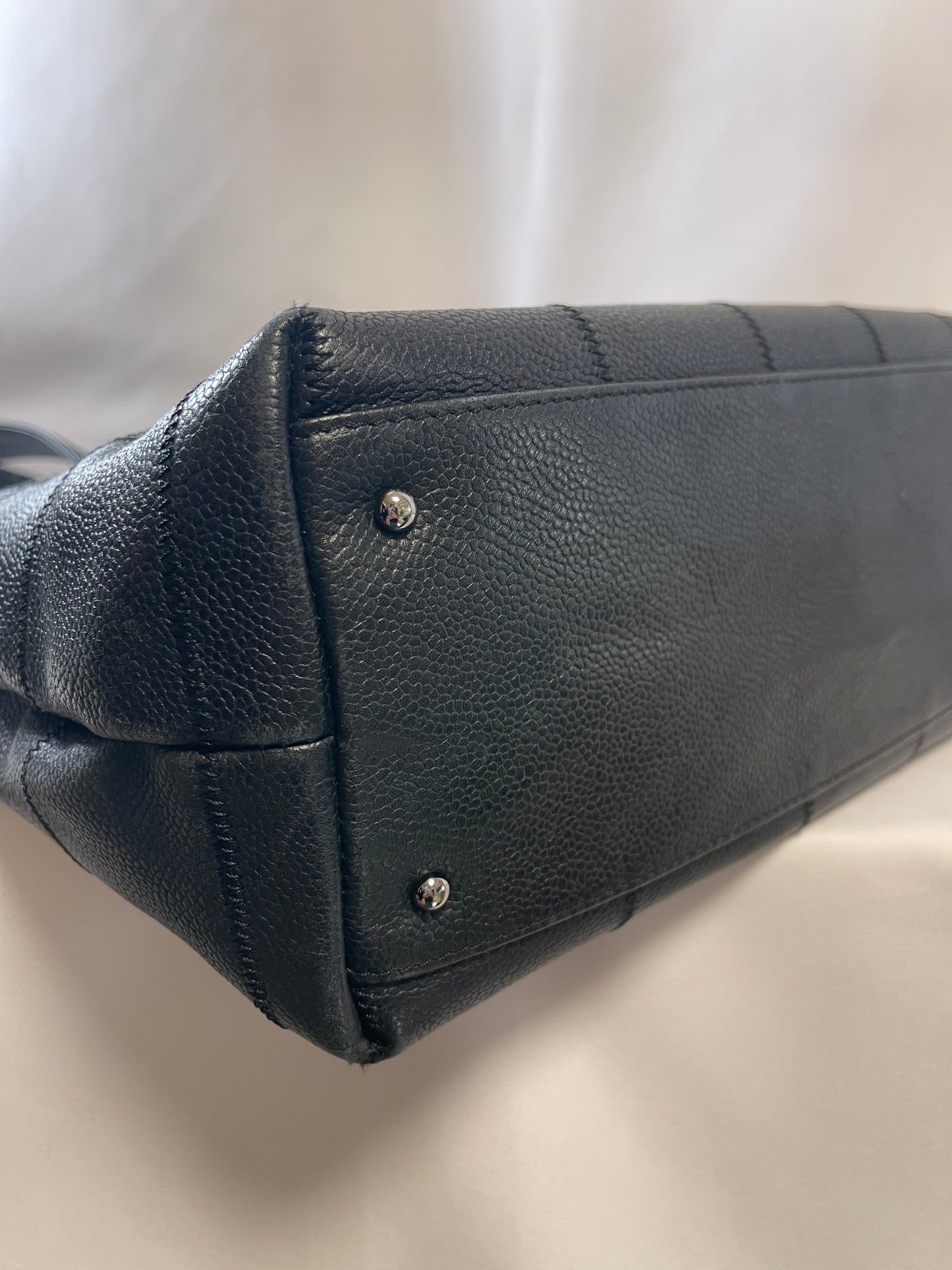 B0009 CHANEL シャネル トートバッグ 9714598 底鋲取れ シール有