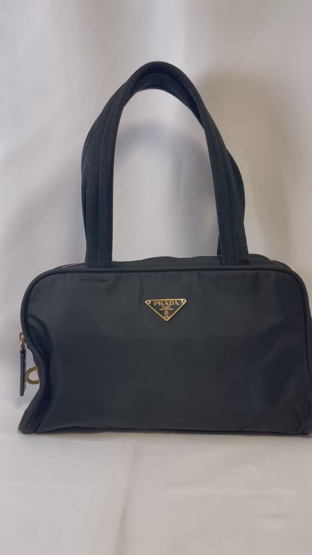 PRADA ブラックナイロンハンドバッグ B0015 PRADA プラダ ハンドバッグ ナイロン ブラック – Kukku
